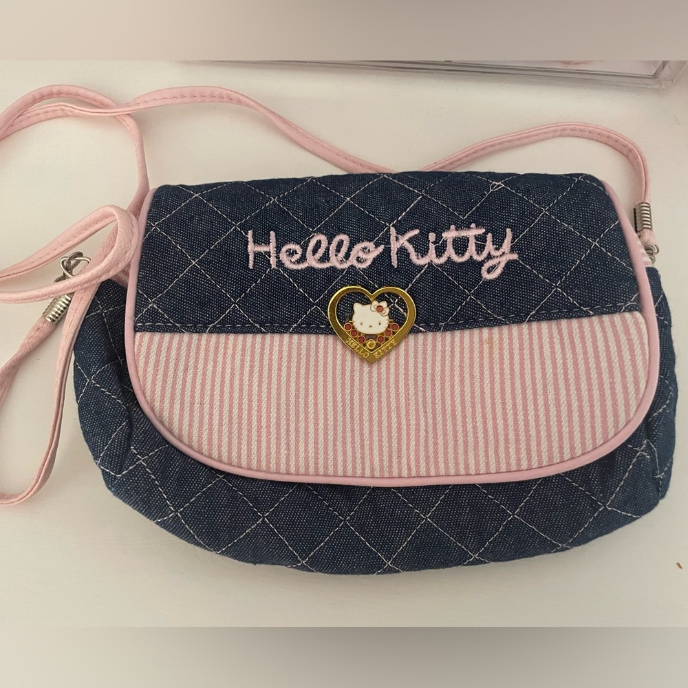 VINTAGE Hello Kitty Pouch Purse 👛